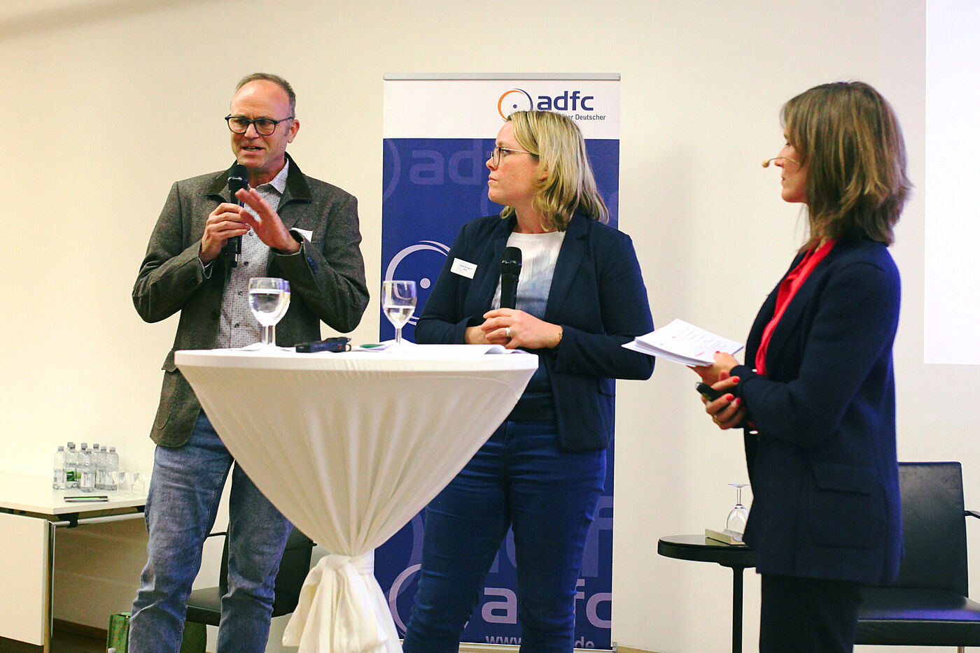 VpA_21 TandemTalk Gesundheitskosten: Andreas Resch (Bosch), Vera Schapitz (AOK BW) & Juliane Langer (Moderation)